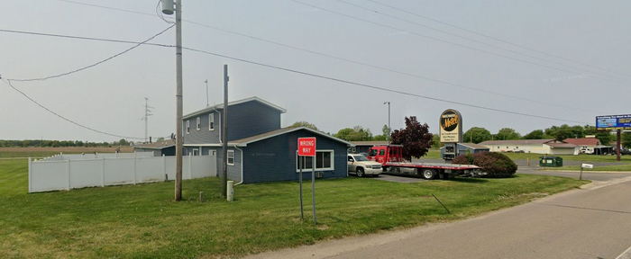 Midway Motel (Mid-Way Motel) - Web Listing (newer photo)